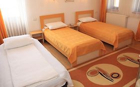 Pensiunea Maria , Floresti